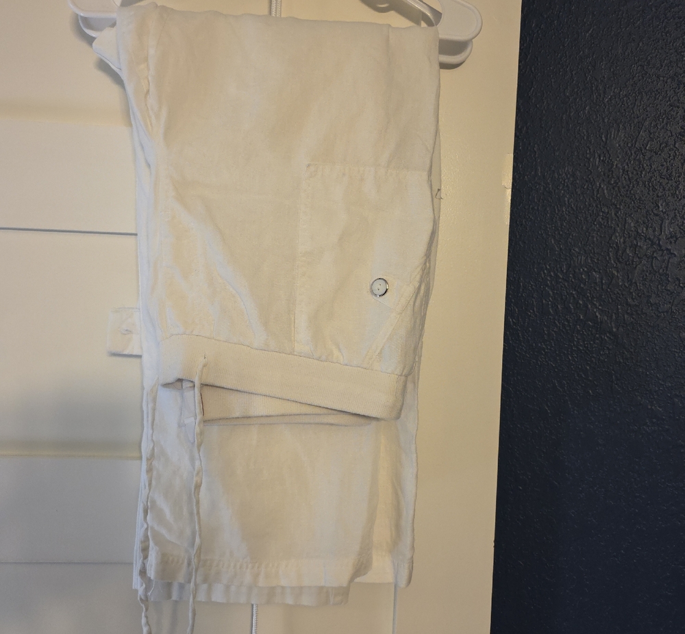 JM COLLECTION  Cream-Accented White Linen Pants